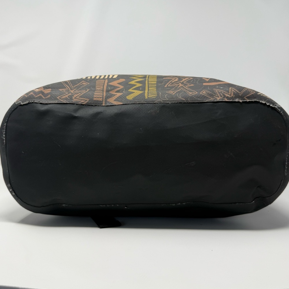 Local Motion Hawai’i Black and Brown Patterned Waterproof Bag - Picture 9 of 15